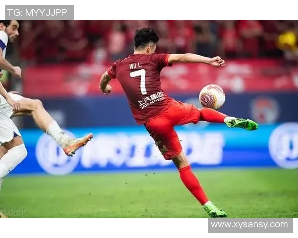 武汉卓尔与上海上港激战在即预测双方比分及比赛亮点分析